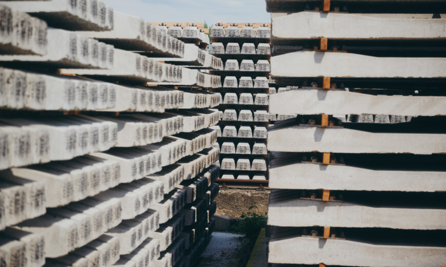 moll-rail-slowakia-stacked-concrete-sleepers-in-storage-yard moll-rail-slowakia-stacked-concrete-sleepers-in-storage-yard